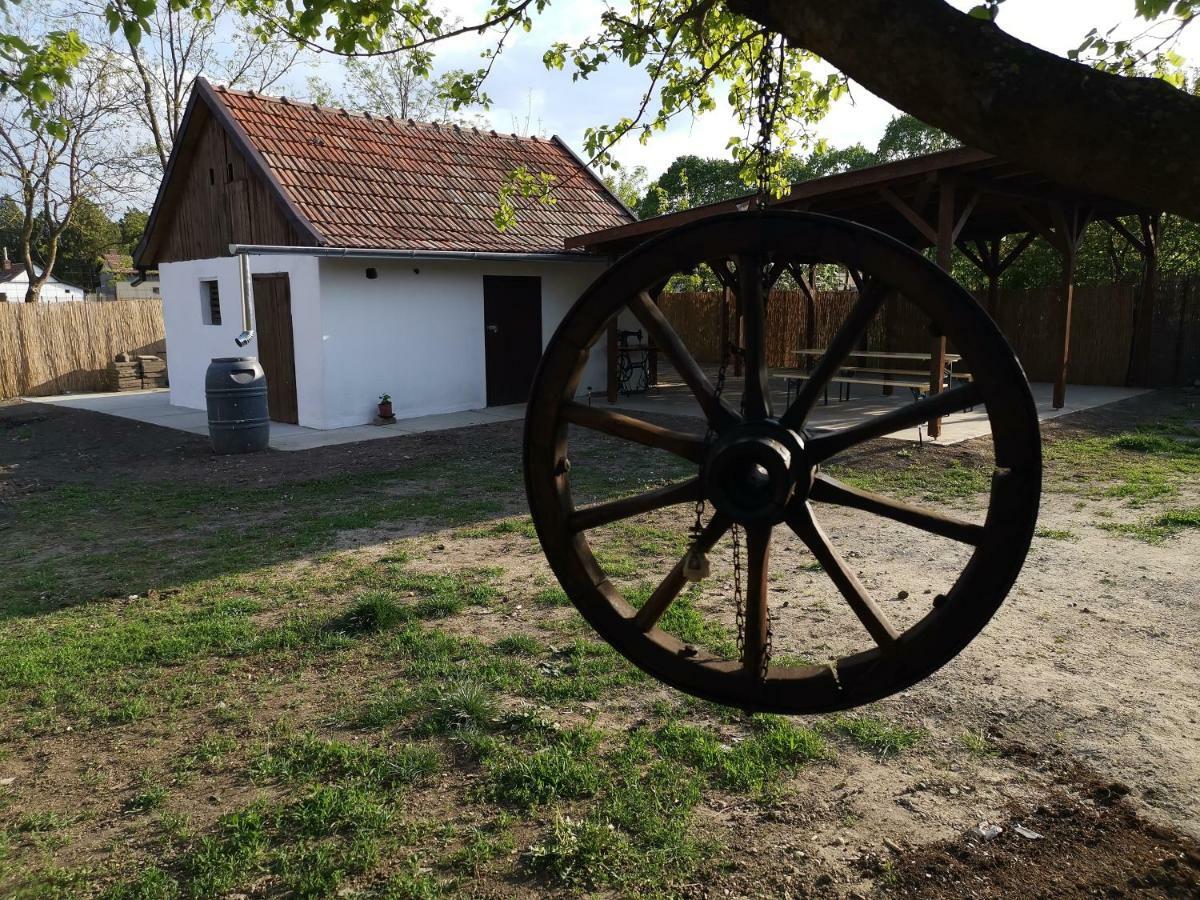 Harsfak Villa Mezokovacshaza Bagian luar foto